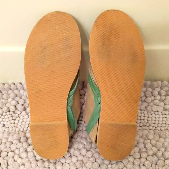 Adorable Huaraches Strappy Sandals - Picture 5 of 7